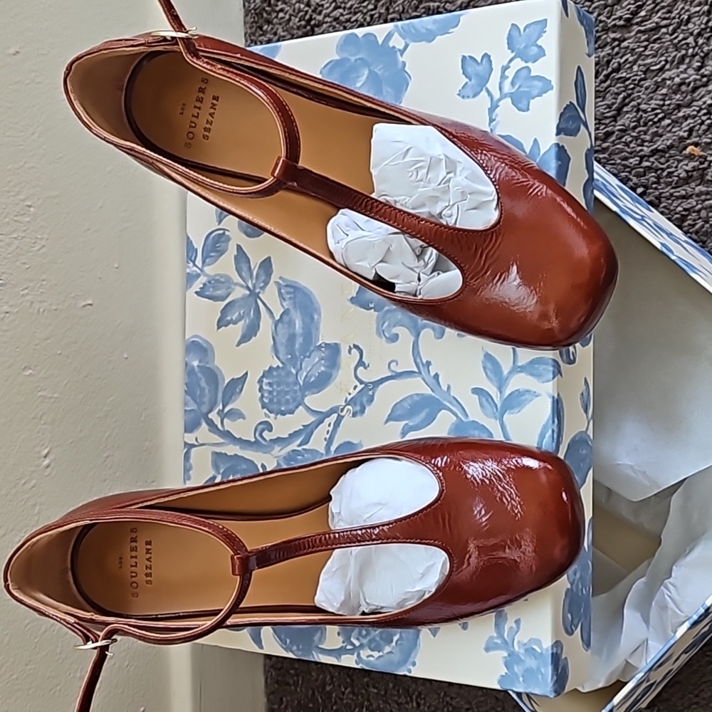 NWT Sezane Marcie Babies shoes, Camel, size 6.5